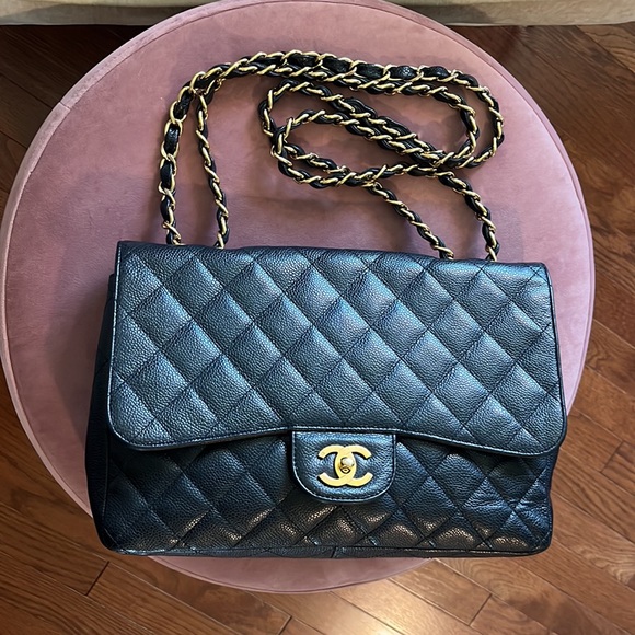 Chanel jumbo black caviar bag - Picture 1 of 17